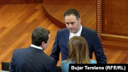 Albin Kurti, Glauk Konjufca dhe Albulena Haxhiu, gjatë seancës konstituive të Kuvendit të Kosovës, më 15 prill 2025.