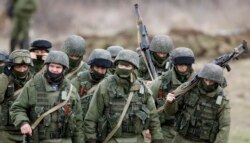 "Зеленые человечки", российские военные без опозновательных знаков в Крыму, 5 марта 2014 года