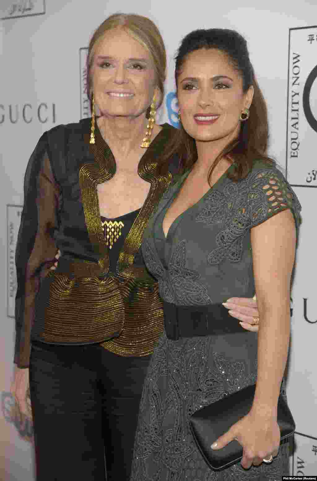 Gloria Steinem amerikai feminista író, újságíró. Az Asztúria hercegnője-díjat ő is idén kapta. A 87 éves Gloriát kommunikáció és bölcsészettudomány kategóriában tüntették ki. Ezen a fotón Salma Hayek színésznő mellett pózol egy kaliforniai eseményen 2014-ben.