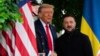 Președintele SUA, Donald Trump, îl salută pe președintele Ucrainei, Volodimir Zelenski, la Casa Albă, pe 18 august 2025.