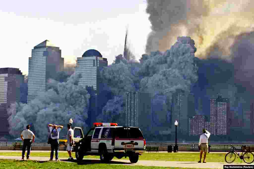 Sulmet terroriste të 11 Shtatorit në Nju-Jork (në foto), në Uashington, dhe në Pensilvani, më 2001, e bënë edhe më urgjente kapjen e udhëheqësit saudit të terroristëve, Osama bin Laden. Kërkimi kishte filluar në vitet e 90-ta të shekullit 20.