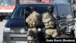 Pripadnici Državne agencije za istragu i zaštitu (SIPA)