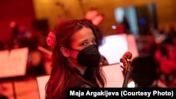 Ева Богоевска за време на концерт во Филхармонија