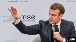 Францускиот претседател Емануел Макрон на безбедносната конференција во Минхен.