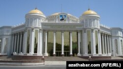 Magtymguly adyndaky milli sazly-drama teatry. Aşgabat, 2012.