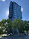 Clădirea de birouri Ana Tower figurează drept sediu social pentru o firmă care declară afaceri de un miliard de lei. În realitate, nu are birouri aici și nici halele de producție în Cluj Napoca, așa cum declară pe site.