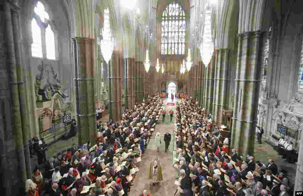 Kraljica Elizabeta II i princ Filip prisustvuju službi povodom proslave godišnjice svog dijamantskog venčanja, u Vestminsterskoj opatiji u Londonu, u novembru 2007. &nbsp;