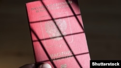 Një pasaportë ruse. Fotografi ilustruese. 