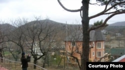 Коттедж в Голубой бухте, предположительно, принадлежащий губернатору Краснодарского края Ткачеву