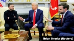 От ляво надясно: Президентът на Украйна Володимир Зеленски, президентът на САЩ Доналд Тръмп и вицепрезидентът на САЩ Джей Ди Ванс в Овалния кабинет, 28 февруари, 2025 г.