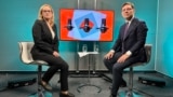 Victor Negrescu, în studioul Europei Libere, alături de jurnalista Anca Grădinaru. 