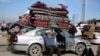 Газа - Палестинците чекаат да им биде дозволено да се вратат во своите домови во северна Газа, откако беа раселени на југ, 26 јануари 2025 година.