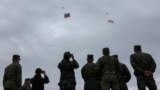 Az orosz-belarusz közös hadgyakorlatra nemsokkal azután került sor, hogy a lengyelek lelőtték a légterükbe behatoló orosz drónokat. A Zapad alatt Lengyelország elővigyázatosságból ideiglenesen lezárta határát Belarusszal