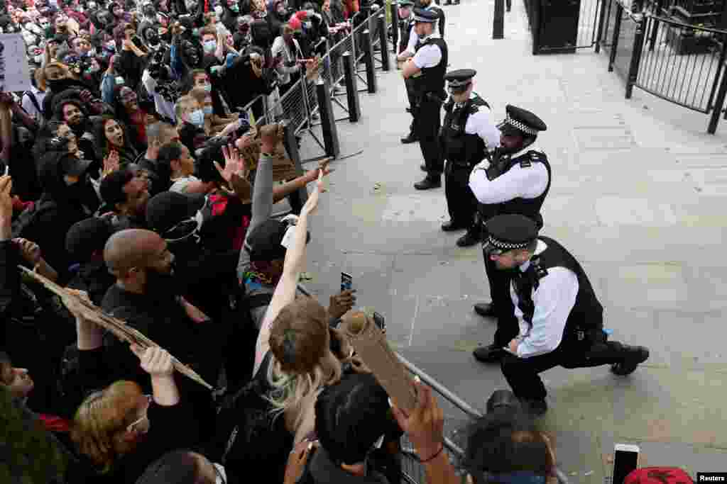 La Londra, mii de oameni au demonstrat în semn de solidaritate cu protestele din SUA ale mișcării Black Lives Matter, 3 iunie