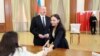 Președintele azer, Aliev, la a cincea victorie consecutivă, împreună cu vicepreședintele său: soția Mehriban