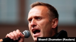 Liderul opoziției ruse, Alexei Navalnîi este în stare gravă, la terapie intensivă, după ce ar fi fost otrăvit