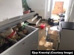Vërshimet kanë shkaktuar dëme të mëdha në shtëpinë e tij, thotë Ejup Krasniqi nga Vushtrria.