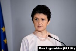 Ministrja e Kulturës, Sportit dhe Rinisë, Thea Tsulukiani, urdhëroi një ndryshim në ligjin gjeorgjian në vitin 2020 që shtrëngoi proceset e miratimit për lindjet me IVF.