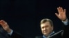 Виктор Янукович, по общему убеждению, место во втором туре себе уже обеспечил. 