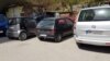 Kosovë: makina me targa KM në Mitrovicën e Veriut. 