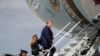 Președintele Donald Trump se întoarce la Washington din vacanța în Florida.