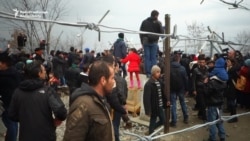 Мигрантите ја нападнаа грчко - македонската граница