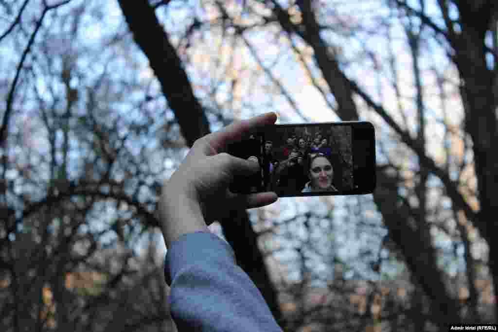 Selfi u selfiju u Kruševu. Foto: Admir Idrizi