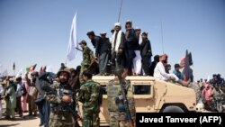 حکومت افغانستان از اعلام آتش‌بس مؤقت از سوی طالبان استقبال کرد، همزمان با این گروه طالبان نیز دیروز (۷ اسد) اعلام کردند که در ۳ روز عید قربان آتش‌بس می‌کنند.