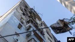 Ndërtesa e banimit në Odesa që u godit nga sulmet ruse më 19 korrik. 