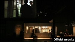 Spectacolul Domnișoara Julie, jucat de trupa Schaubühne am Lehniner Platz din Berlin