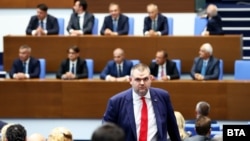 Кой и защо спаси кабинета “Желязков”