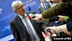 претседателот на еврогрупата Жан Клод Јункер