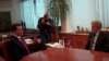 Вештачка криза за зголемување на рејтингот на владините партнери