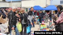 La piață la Briceni...