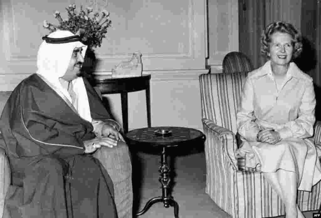 La o întîlnire cu regele Arabiei Saudite, Fahd bin Abdul Aziz, la 10 Downing Street la Londra.