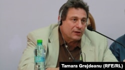 Prof. Richard Peña la dezbaterea de la Chișinău