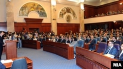 Архивска фотографија: Никола Груевски го образложува експозето за нова влада пред Собранието на 27 јули 2011 година.