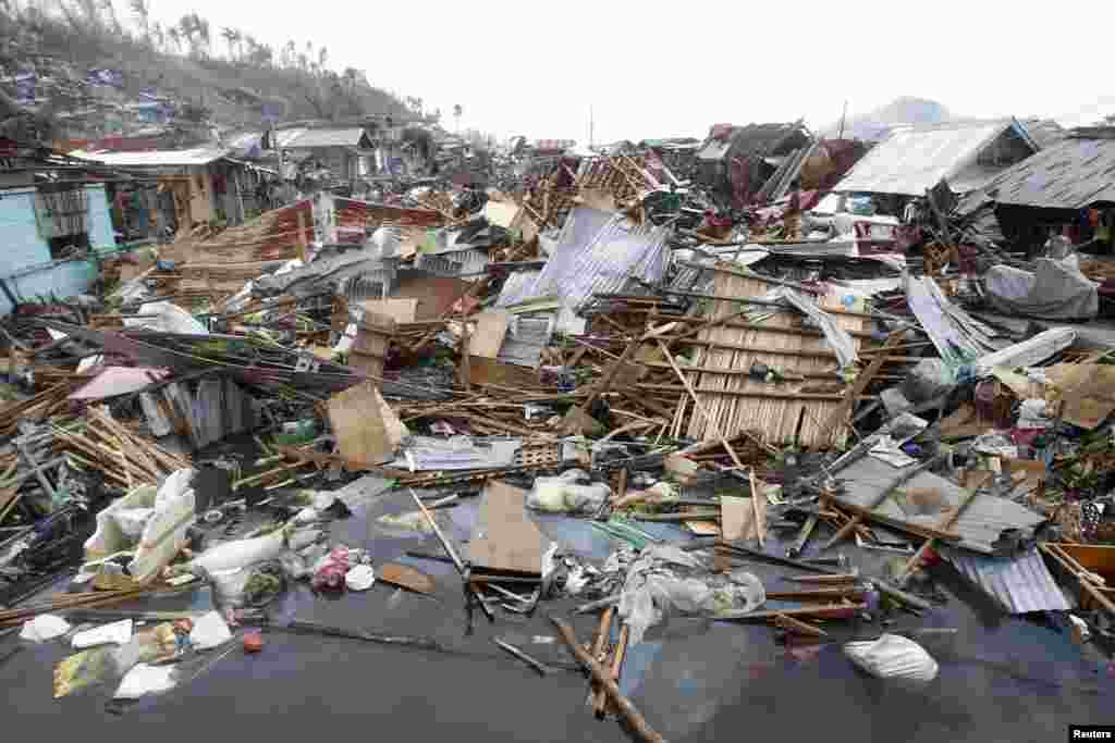 Tacloban, 11. novembar 2013. Foto: REUTERS / Romeo Ranoco