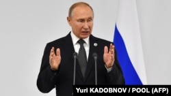 Ruski predsjednik Vladimir Putin rekao je da se nada da će se sukob okončati "što prije, to bolje", ali američki zvaničnici kažu da je "nije pokazao apsolutno nikakve indikacije da je voljan pregovarati" o okončanju rata.