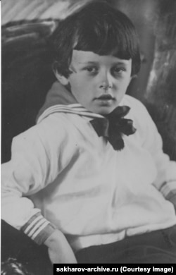 Andrei Saharov în anul 1927