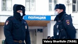 У здания ОВД в Химках