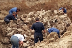 O groapă comună, unde au fost găsite o parte dintre victimele genocidului de la Srebrenica, a fost descoperită în 1996.