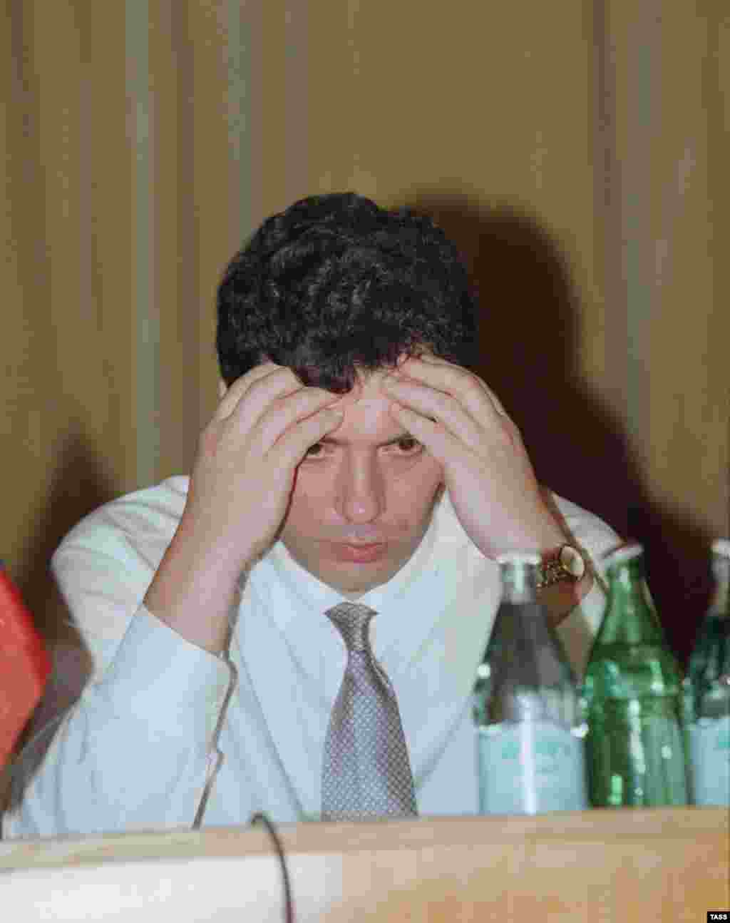 Немцов отчита първите си 100 дни като вицепремиер, 1997 г.