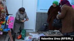 „Fără bani nu faci nimic! Trebuie bani, dar banii ăștia de unde? Trebuie să lucrezi!”
