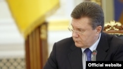 Виктор Янукович выждал паузу и наложил вето