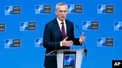 генералниот секретар на НАТО, Јенс Столтенберг.