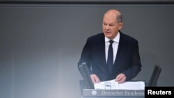 A német kancellár a Bundestag ülésén 2024. június 6-án