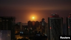 Një shpërthim mbi Kiev në Ukrainë, gjatë sulmeve ruse më 29 maj 2023.
