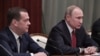 Медведев: "Я передам Владимиру"