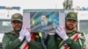 Zeci de mii de iranieni s-au adunat la Tabriz, Teheran și în alte orașe săptămâna aceasta pentru a-l plânge pe președintele Ebrahim Raisi, care a murit în weekendul trecut într-un accident de elicopter în nord-vestul Iranului.